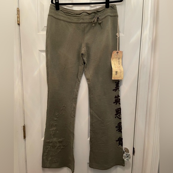 Da-Nang Pants - NWT “DA NANG” Women’s Vintage Rare Army Green Embroidered Flare Sweatpan…